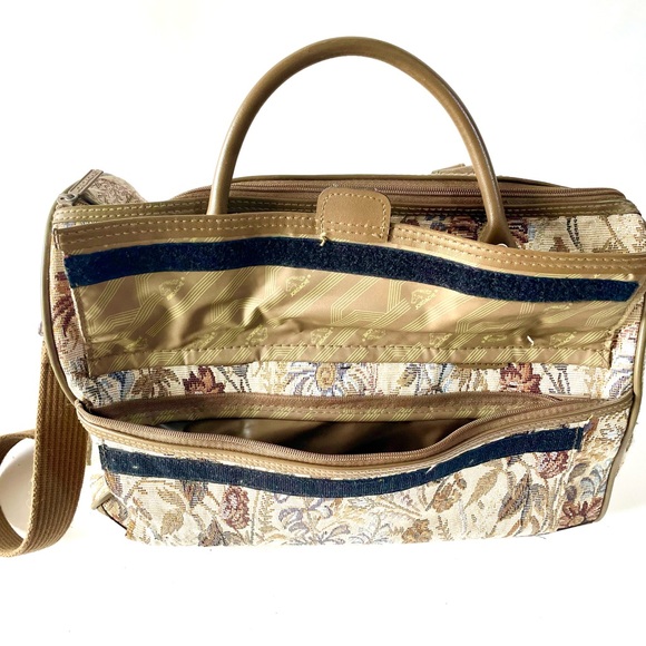 Vintage Jordache Floral Tapestry Zip Shoulder Strap Duffel Travel Bag 16" - Picture 7 of 10